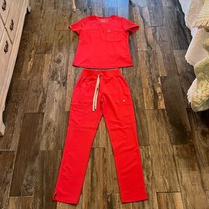Figs Red Scrub Set
